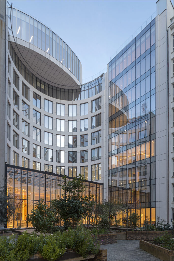 50 avenue Montaigne Paris